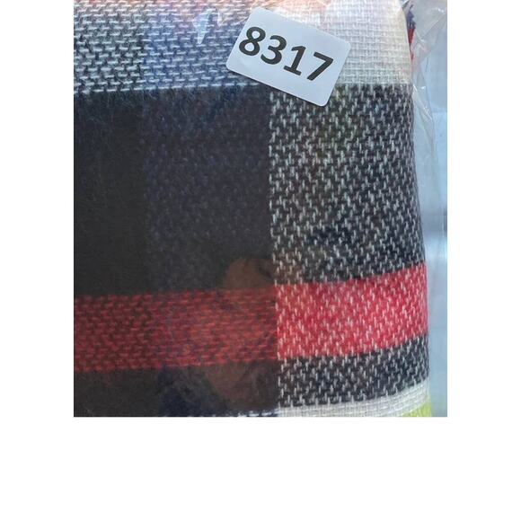 Scarf 44" x 50" Blanket Plaid Blue Red White - Picture 5 of 5
